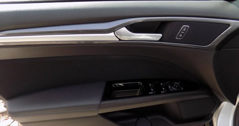 Ford Mondeo cena 88888 przebieg: 59700, rok produkcji 2020 z Szczecin małe 704